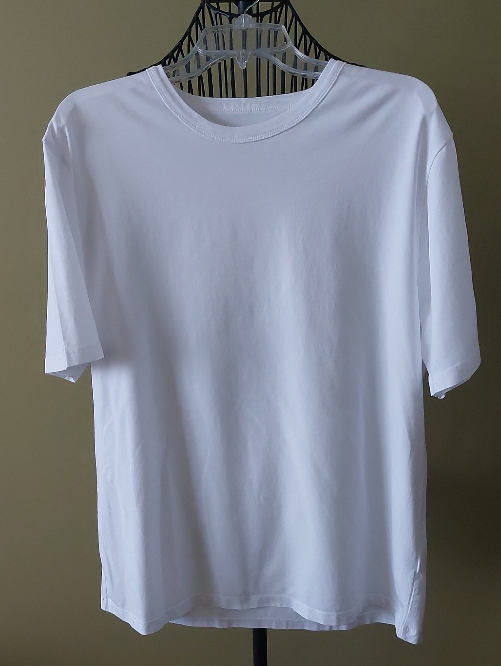 ROUGH DRESS, Size XL, Men's White Cotton/Spandex Crew Tee, Like New.